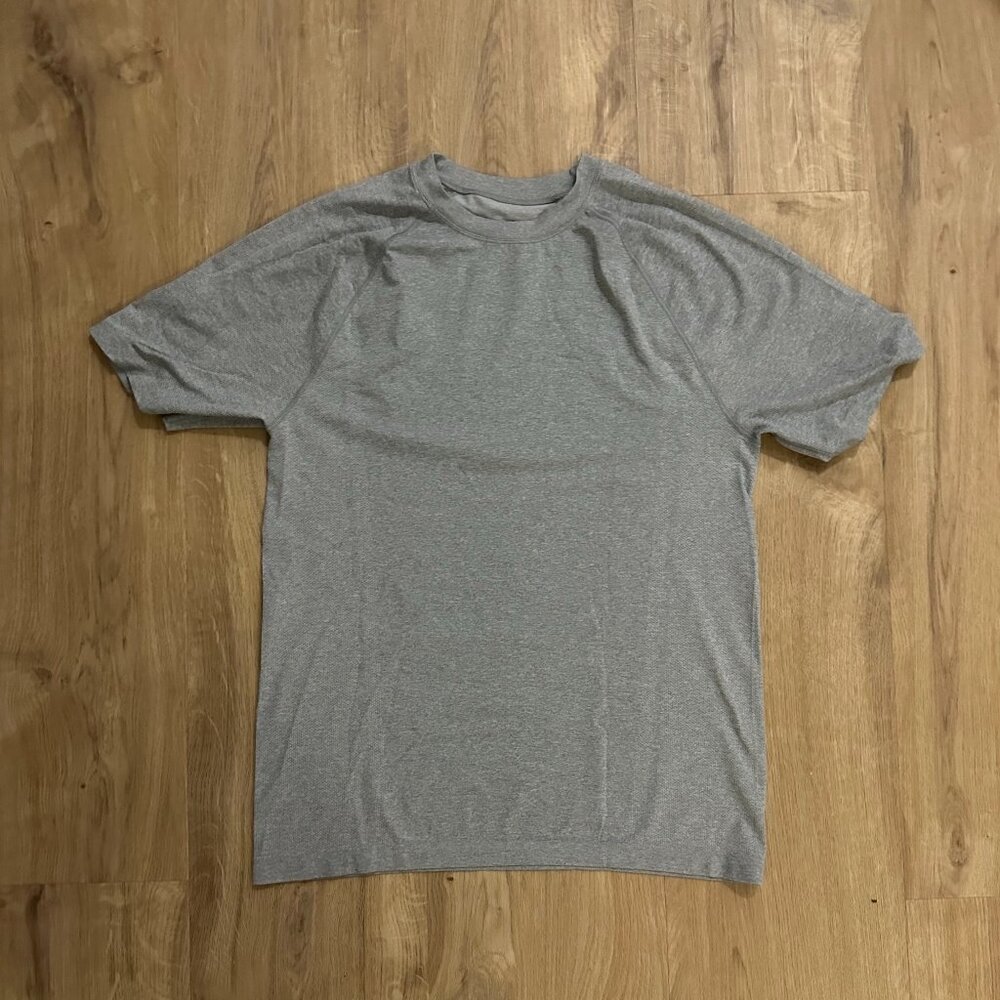 Qor Men's athletic shirt in gray
